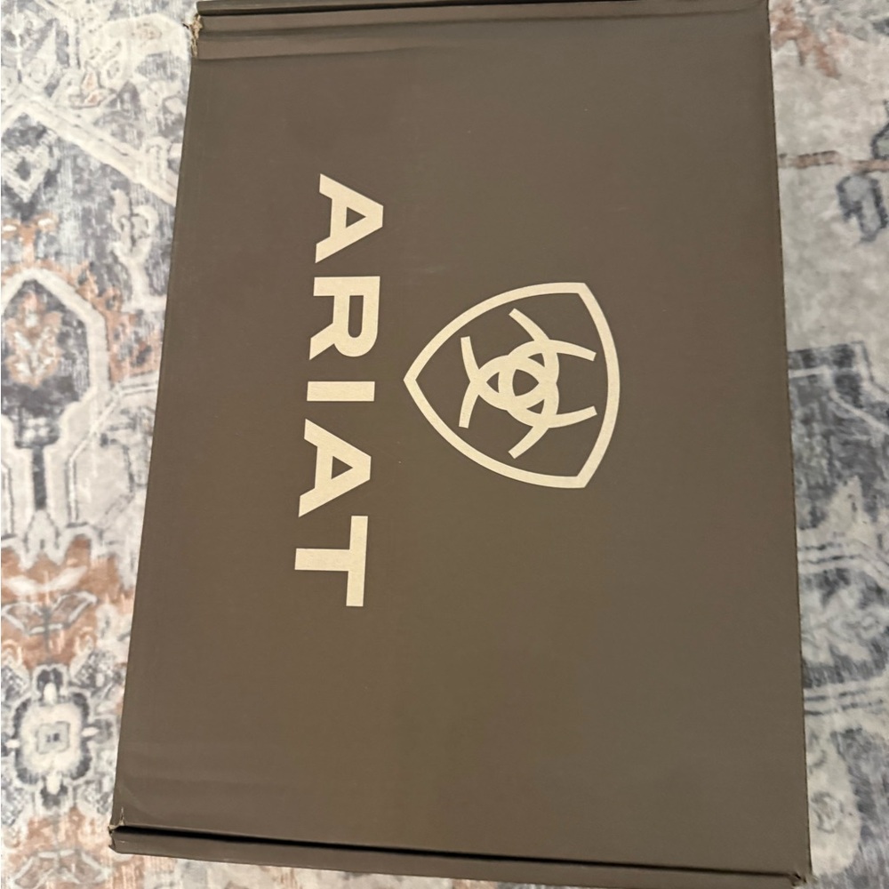 Ariat Embossed Leather Cowgirl  Boots in Brown  and gold. Ariat Cowgirl Boots - Picture 4 of 5